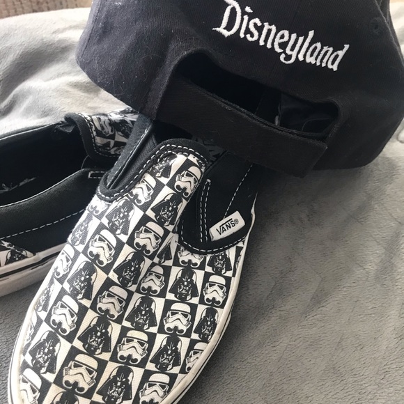 Vans~KIDS~Star Wars Size 2.5 & Disneyland Hat - Picture 5 of 7